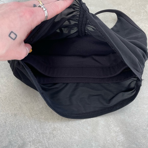 black sports bra - Picture 3 of 3